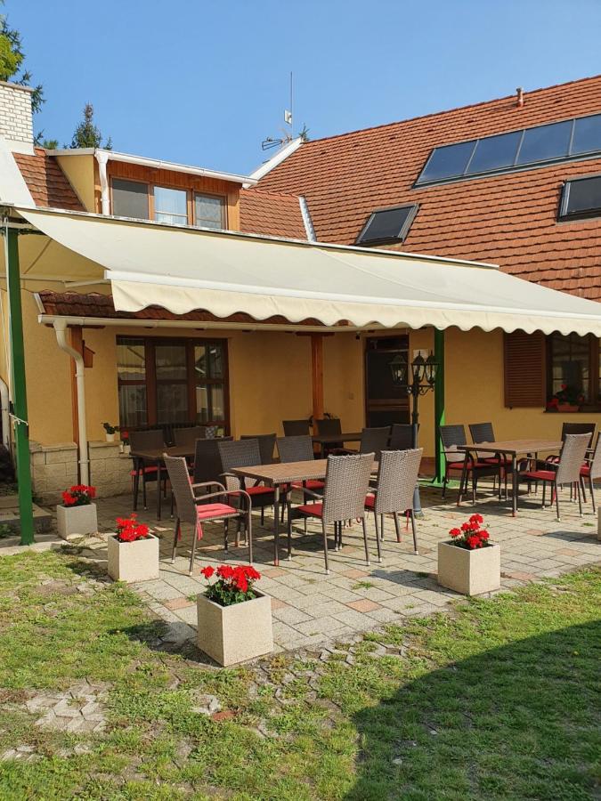 Hotel Bozi Rozi Panzio Fertőboz Zewnętrze zdjęcie