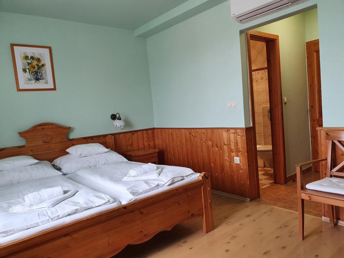 Hotel Bozi Rozi Panzio Fertőboz Pokój zdjęcie